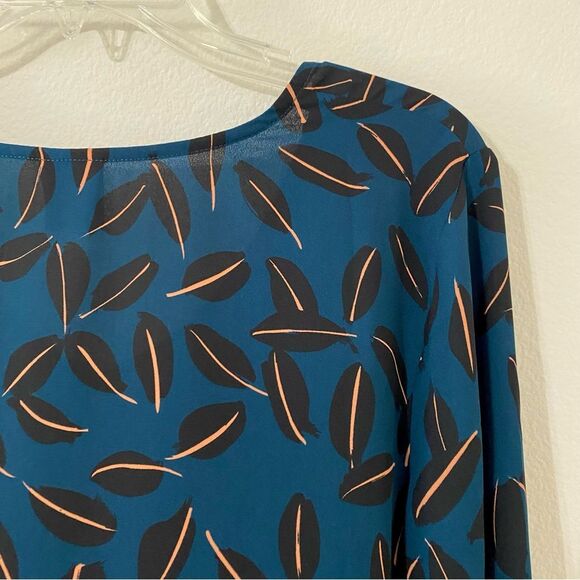 Cabi Kate Shadow Leaf Blouse Bell Sleeved Teal Size Small - Picture 4 of 13